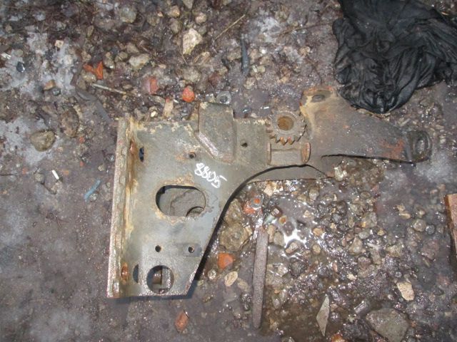 Кронштейн запасного колеса Меседес Актрос 9424000739